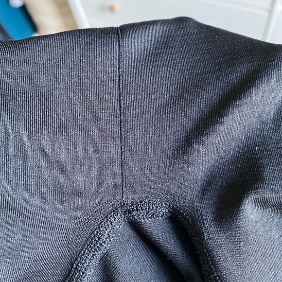 ๐ SOLD ๐ BLANQI Everyday Bike Short with Back Support - Picture 6 of 7